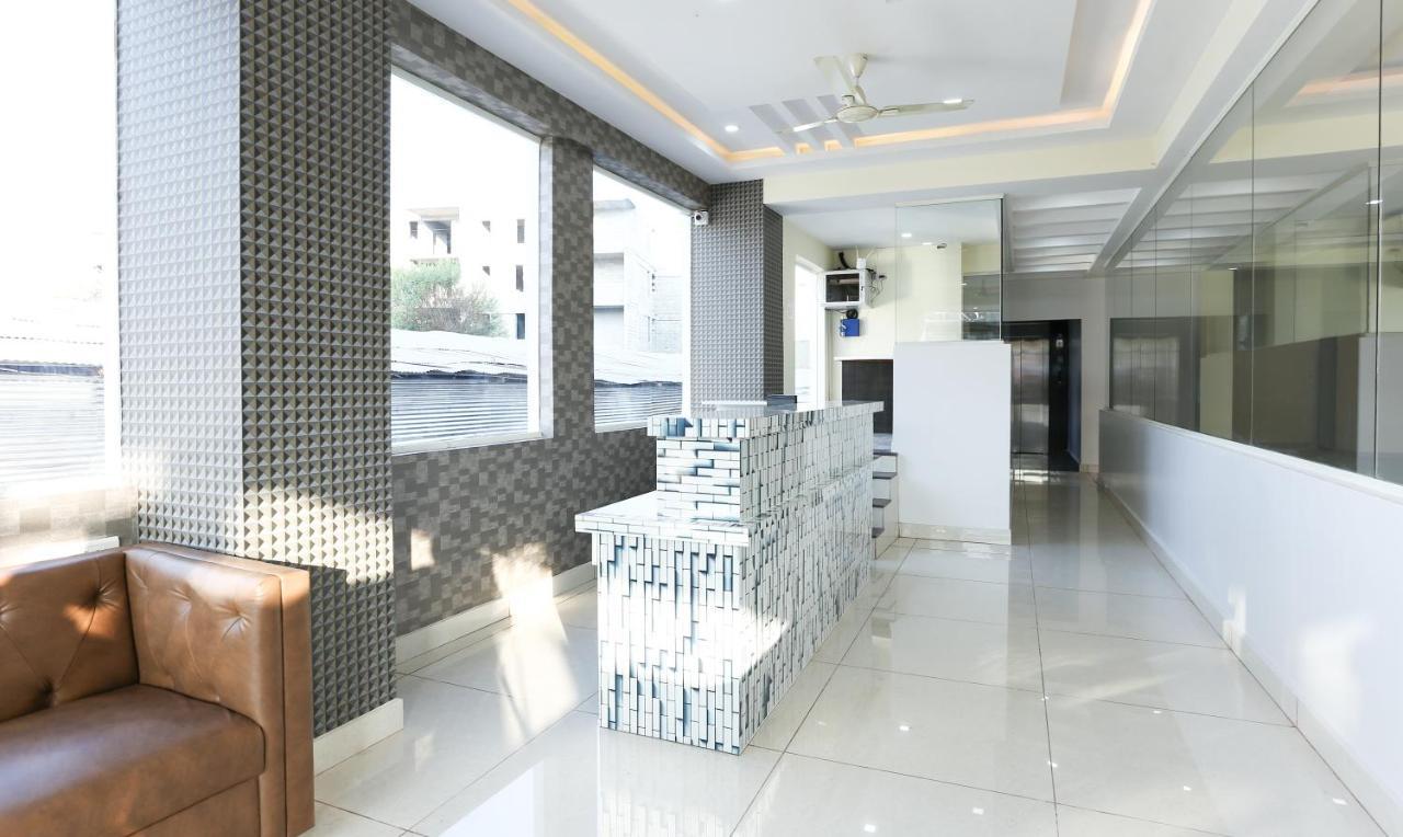 Fabhotel Rotano Suites - Yelahanka Bangalore Ngoại thất bức ảnh